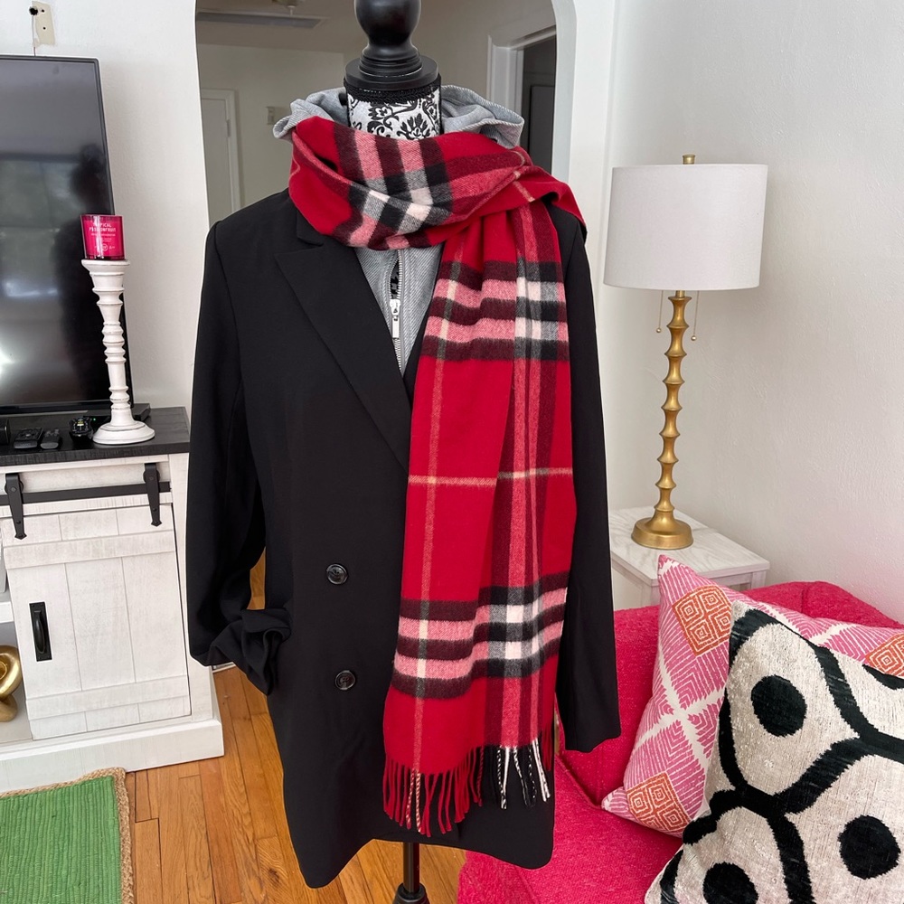 BURBERRY Authentic Cashmere Giant Check Fringe Scarf